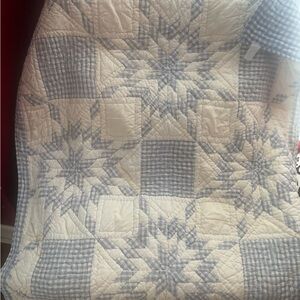 Elegant Blue and Cream Baby Star Quilt